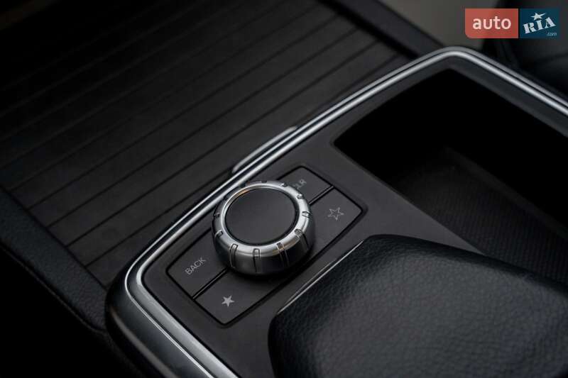 Внедорожник / Кроссовер Mercedes-Benz M-Class 2012 в Черновцах