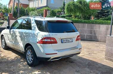 Внедорожник / Кроссовер Mercedes-Benz M-Class 2012 в 