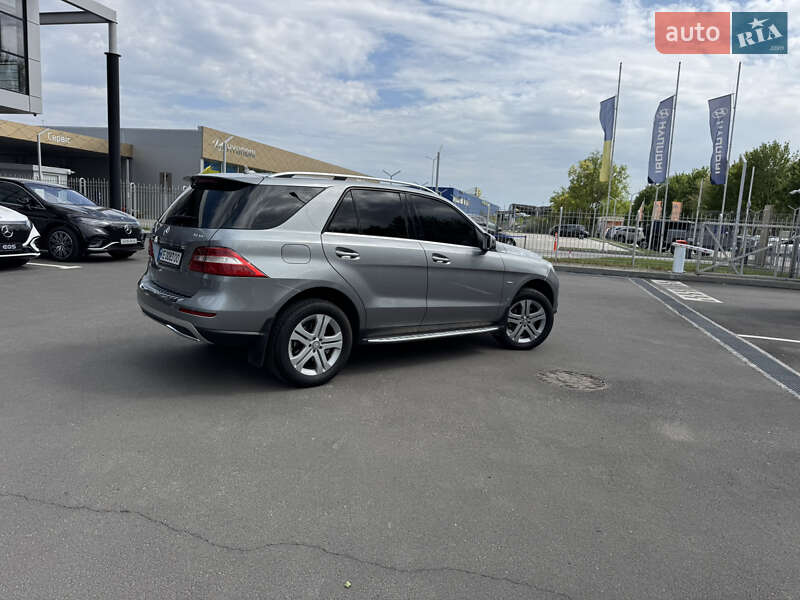 Внедорожник / Кроссовер Mercedes-Benz M-Class 2012 в Днепре