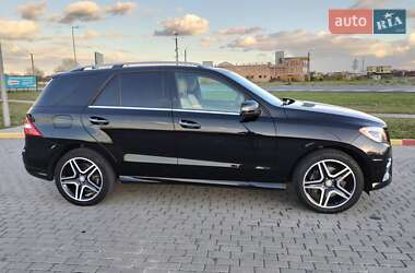 Внедорожник / Кроссовер Mercedes-Benz M-Class 2015 в 