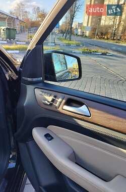 Внедорожник / Кроссовер Mercedes-Benz M-Class 2015 в 