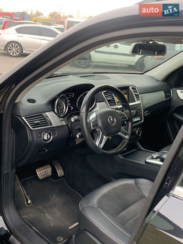 Внедорожник / Кроссовер Mercedes-Benz M-Class 2011 в Днепре