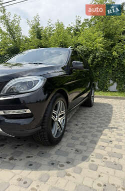 Позашляховик / Кросовер Mercedes-Benz M-Class 2015 в 