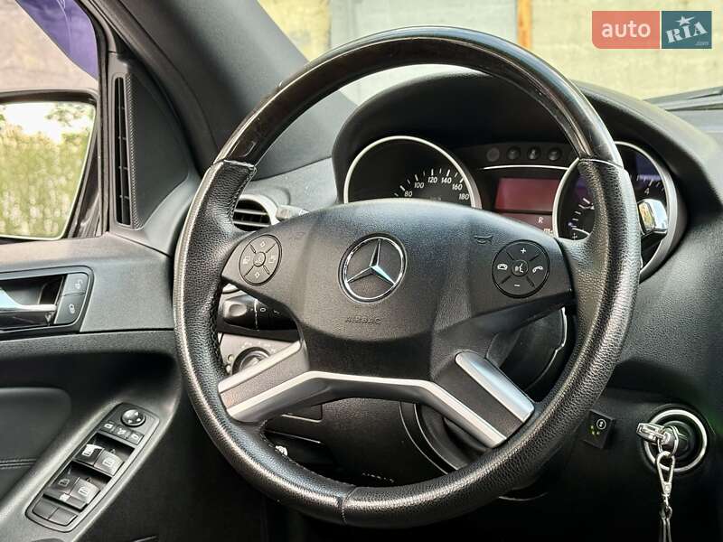 Внедорожник / Кроссовер Mercedes-Benz M-Class 2010 в Харькове