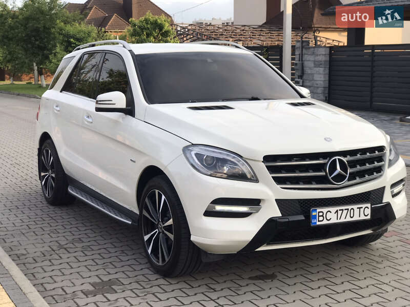Позашляховик / Кросовер Mercedes-Benz M-Class 2012 в Луцьку