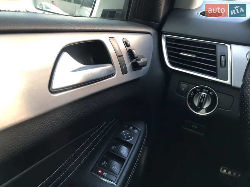 Позашляховик / Кросовер Mercedes-Benz M-Class 2012 в Луцьку