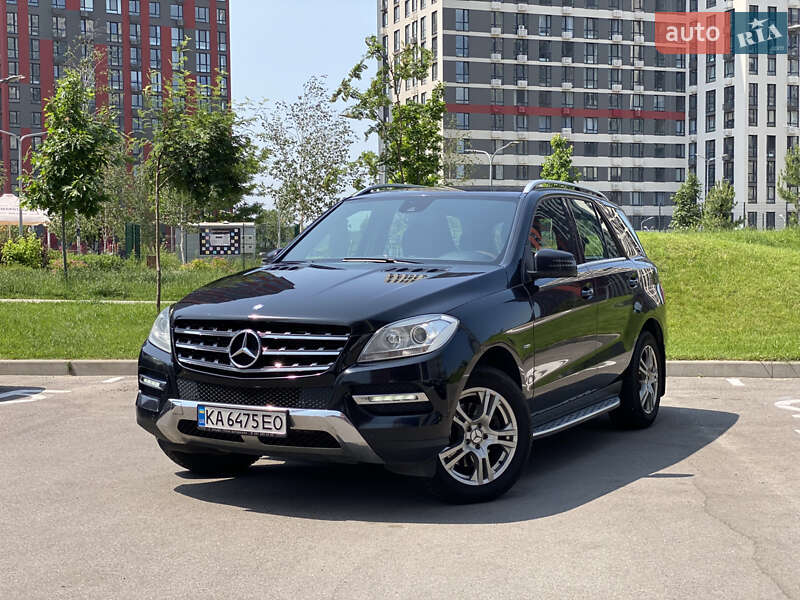 Внедорожник / Кроссовер Mercedes-Benz M-Class 2011 в Киеве