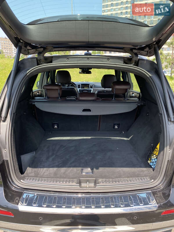 Внедорожник / Кроссовер Mercedes-Benz M-Class 2011 в Киеве