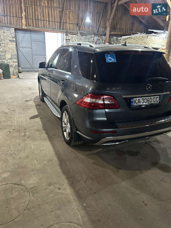 Внедорожник / Кроссовер Mercedes-Benz M-Class 2011 в Киеве