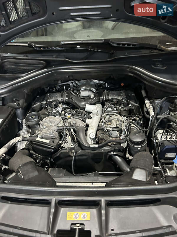 Внедорожник / Кроссовер Mercedes-Benz M-Class 2011 в Киеве