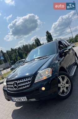 Позашляховик / Кросовер Mercedes-Benz M-Class 2006 в 