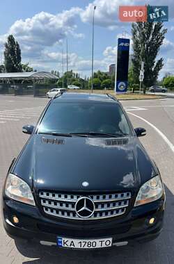 Позашляховик / Кросовер Mercedes-Benz M-Class 2006 в 