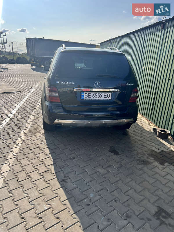 Внедорожник / Кроссовер Mercedes-Benz M-Class 2009 в Одессе