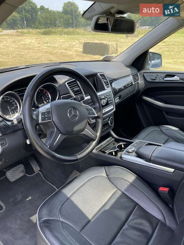 Внедорожник / Кроссовер Mercedes-Benz M-Class 2011 в Киеве