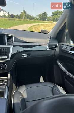 Внедорожник / Кроссовер Mercedes-Benz M-Class 2011 в 