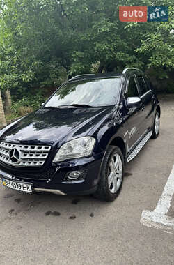 Внедорожник / Кроссовер Mercedes-Benz M-Class 2010 в 