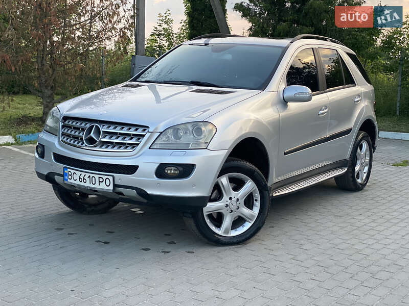Mercedes-Benz M-Class 2005