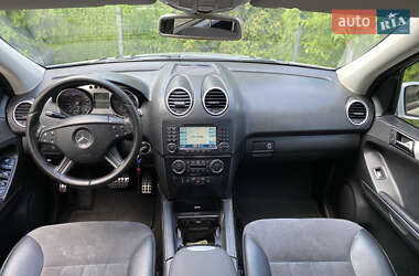 Внедорожник / Кроссовер Mercedes-Benz M-Class 2005 в 