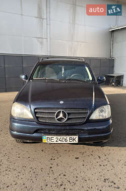 Внедорожник / Кроссовер Mercedes-Benz M-Class 1999 в 