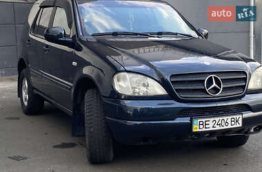 Внедорожник / Кроссовер Mercedes-Benz M-Class 1999 в 