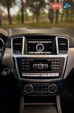 Внедорожник / Кроссовер Mercedes-Benz M-Class 2013 в 