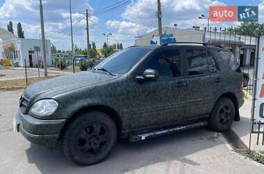 Внедорожник / Кроссовер Mercedes-Benz M-Class 2000 в 