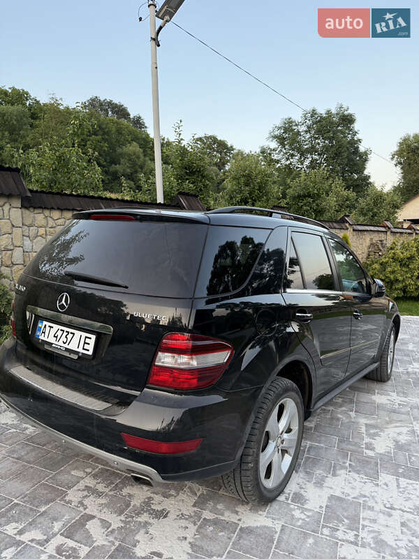 Внедорожник / Кроссовер Mercedes-Benz M-Class 2011 в Снятине
