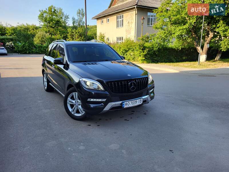 Внедорожник / Кроссовер Mercedes-Benz M-Class 2015 в 