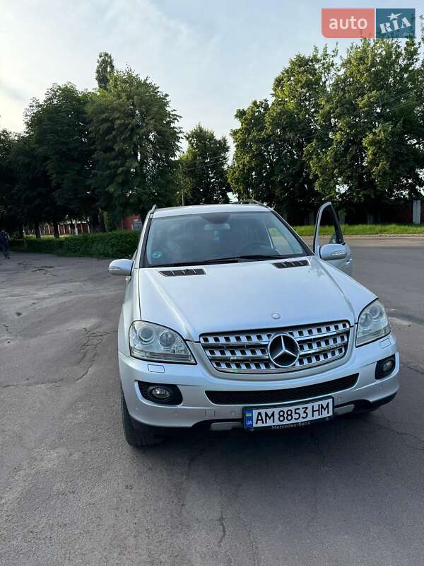 Внедорожник / Кроссовер Mercedes-Benz M-Class 2008 в Коростене