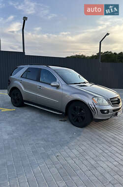 Внедорожник / Кроссовер Mercedes-Benz M-Class 2006 в 