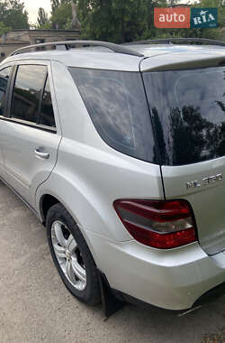 Позашляховик / Кросовер Mercedes-Benz M-Class 2007 в 