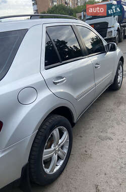 Позашляховик / Кросовер Mercedes-Benz M-Class 2007 в 