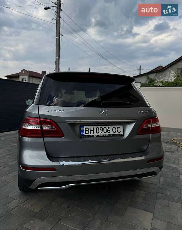 Внедорожник / Кроссовер Mercedes-Benz M-Class 2013 в Одессе