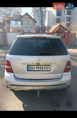 Внедорожник / Кроссовер Mercedes-Benz M-Class 2006 в 