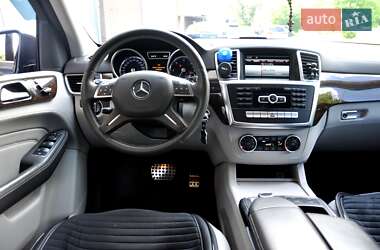 Внедорожник / Кроссовер Mercedes-Benz M-Class 2013 в 
