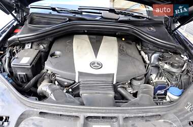 Внедорожник / Кроссовер Mercedes-Benz M-Class 2013 в 