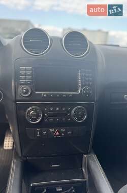 Внедорожник / Кроссовер Mercedes-Benz M-Class 2005 в 