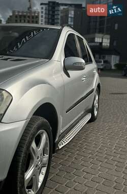 Внедорожник / Кроссовер Mercedes-Benz M-Class 2005 в 