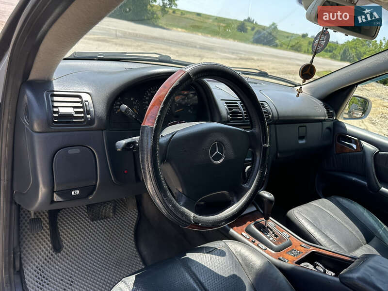 Внедорожник / Кроссовер Mercedes-Benz M-Class 2003 в Черновцах