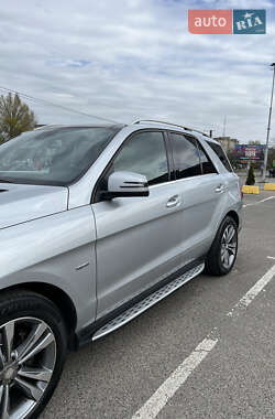 Внедорожник / Кроссовер Mercedes-Benz M-Class 2011 в 
