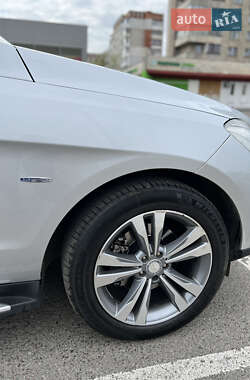 Внедорожник / Кроссовер Mercedes-Benz M-Class 2011 в 