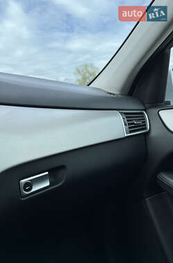 Внедорожник / Кроссовер Mercedes-Benz M-Class 2011 в 