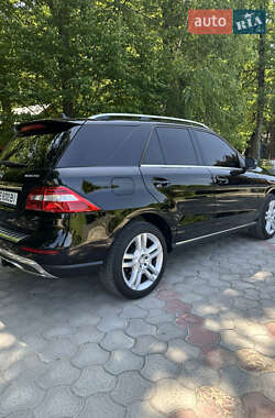 Внедорожник / Кроссовер Mercedes-Benz M-Class 2013 в 