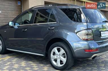 Внедорожник / Кроссовер Mercedes-Benz M-Class 2010 в 
