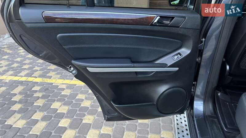 Внедорожник / Кроссовер Mercedes-Benz M-Class 2010 в Виннице