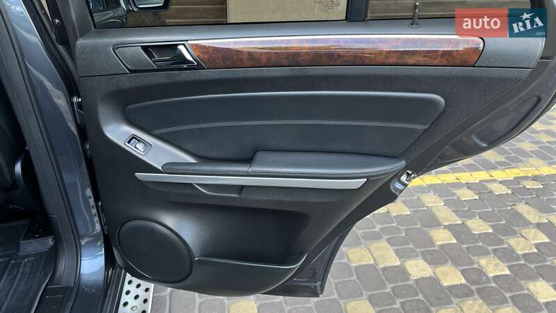 Внедорожник / Кроссовер Mercedes-Benz M-Class 2010 в Виннице