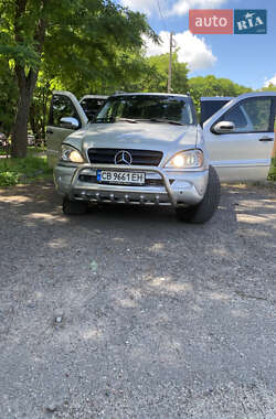Внедорожник / Кроссовер Mercedes-Benz M-Class 2002 в 