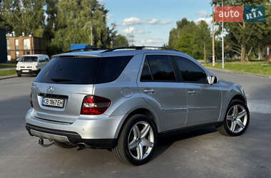 Внедорожник / Кроссовер Mercedes-Benz M-Class 2005 в 
