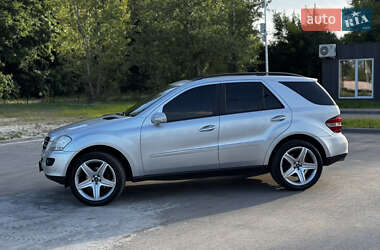 Внедорожник / Кроссовер Mercedes-Benz M-Class 2005 в 