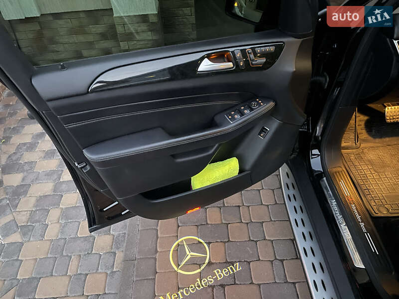 Позашляховик / Кросовер Mercedes-Benz M-Class 2013 в Чернівцях